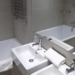 فندق مبيت وإفطار Flynns Of 3*